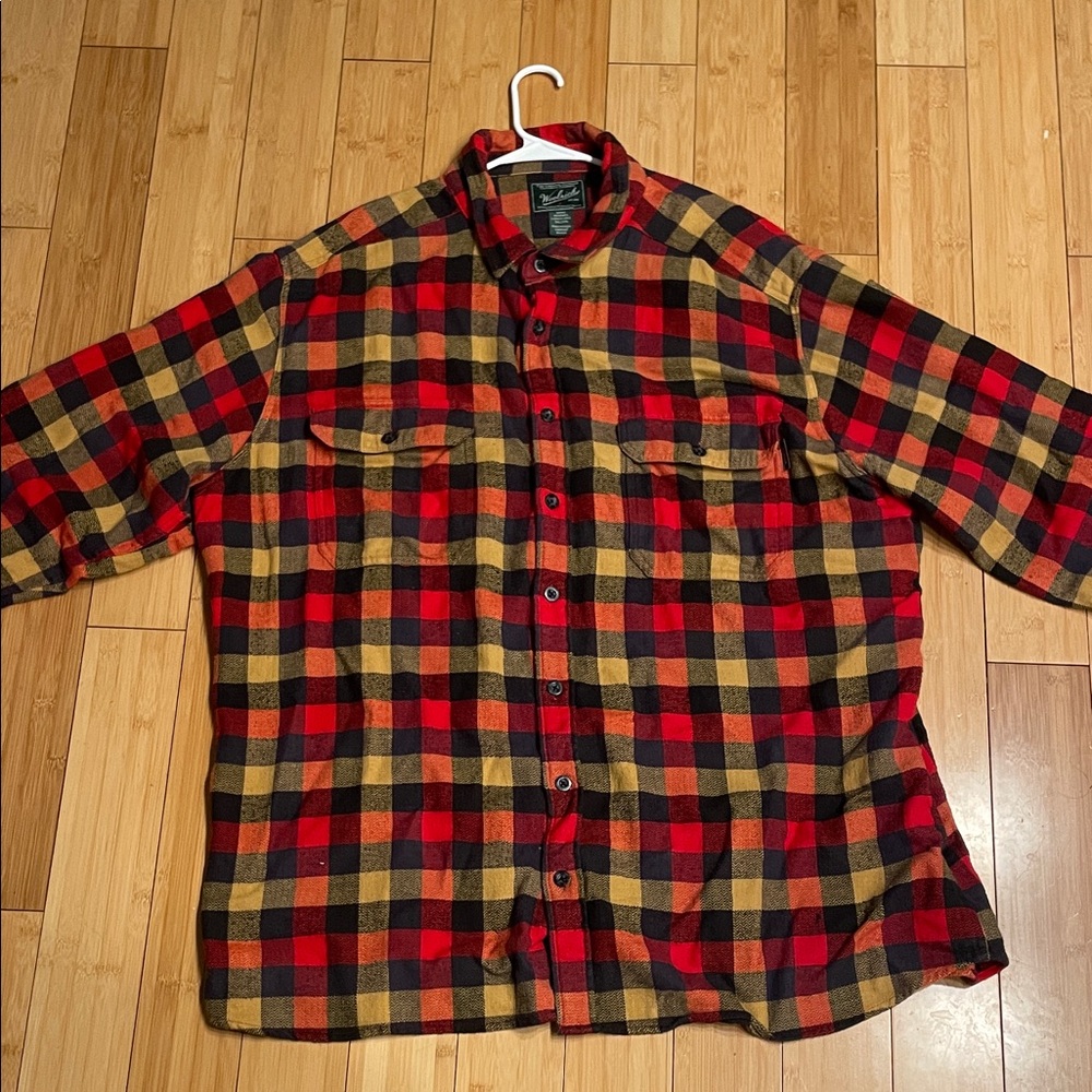 Men’s Woolrich flannel long sleeved button down